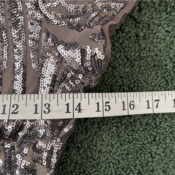 Betsey & Adam Silver Sequin Cap Sleeve Fitted Gown Evening Dress Size 4 Petite - Picture 8 of 11